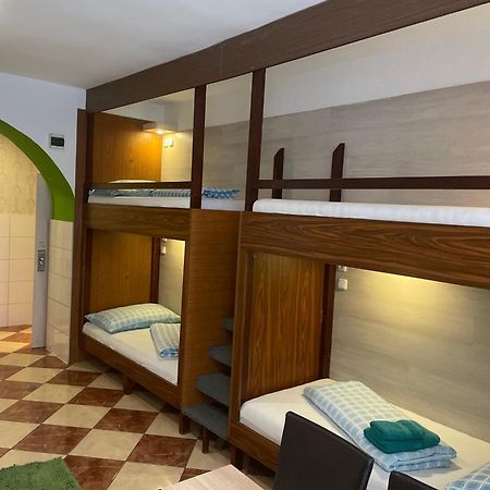 Viktoria Hostel เวียนนา ภายนอก รูปภาพ