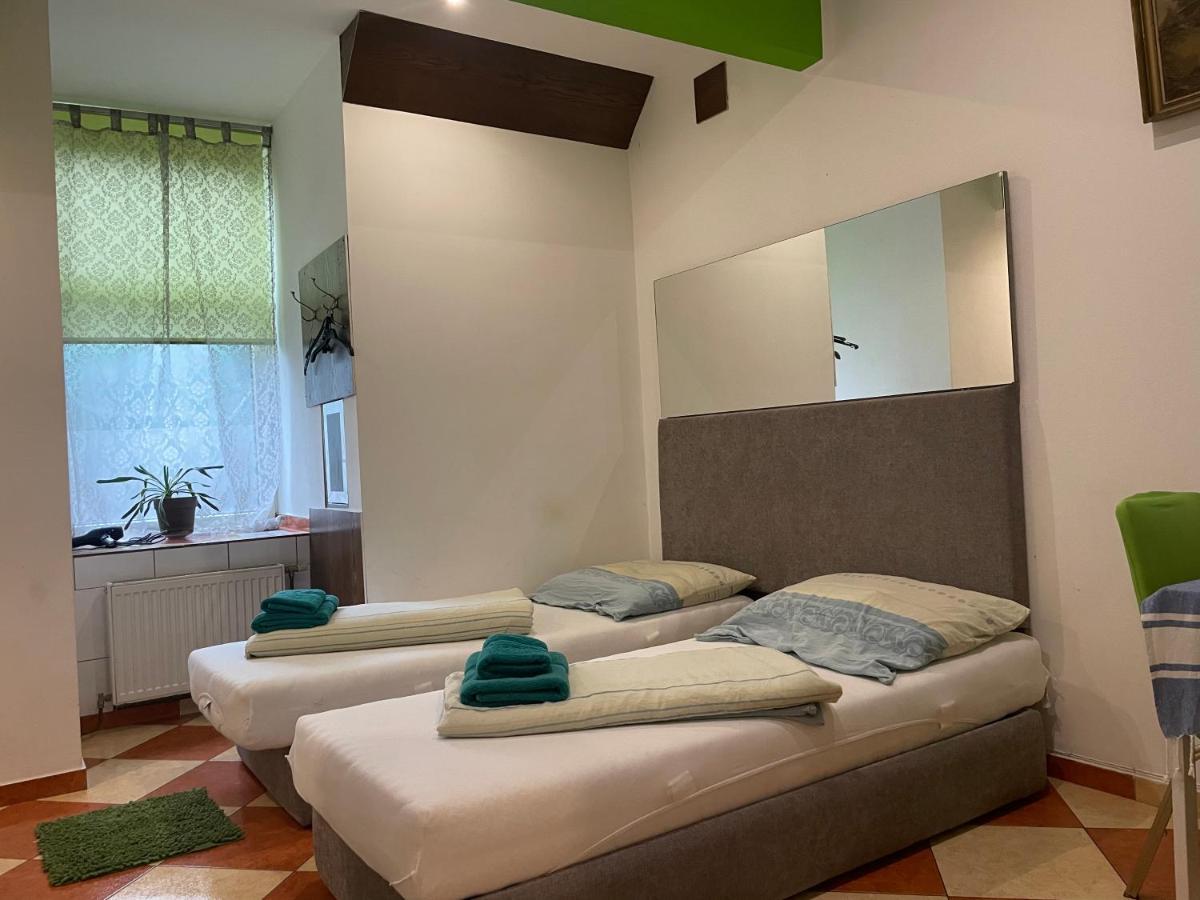 Viktoria Hostel เวียนนา ภายนอก รูปภาพ