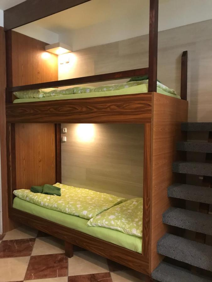 Viktoria Hostel เวียนนา ภายนอก รูปภาพ